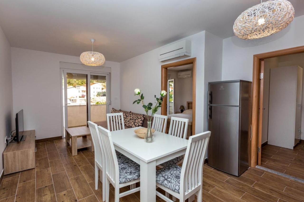 Ferienwohnung Butique Maris Komarna Exterior foto