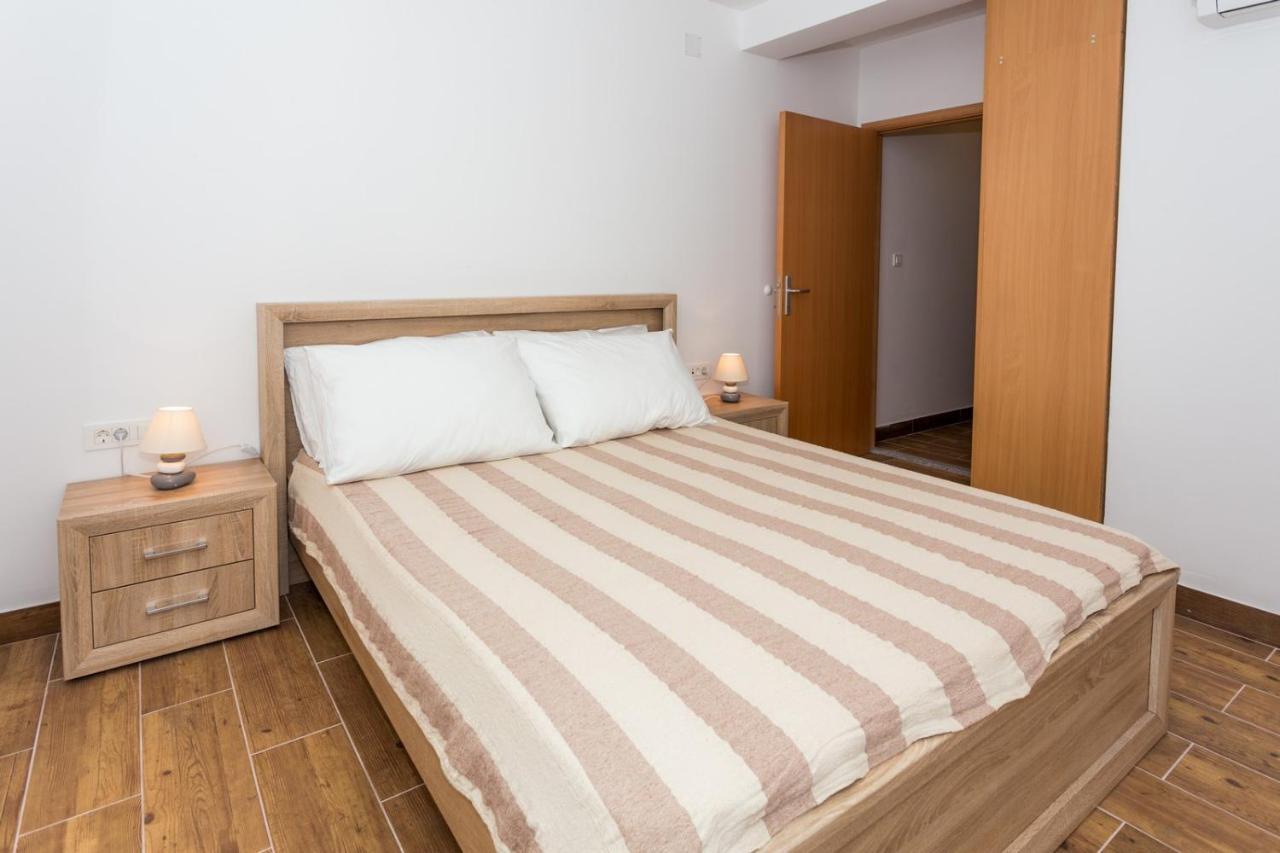 Ferienwohnung Butique Maris Komarna Exterior foto